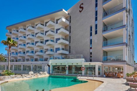 Rehabilitación integra de hotel en Mallorca por Pinturas Linares