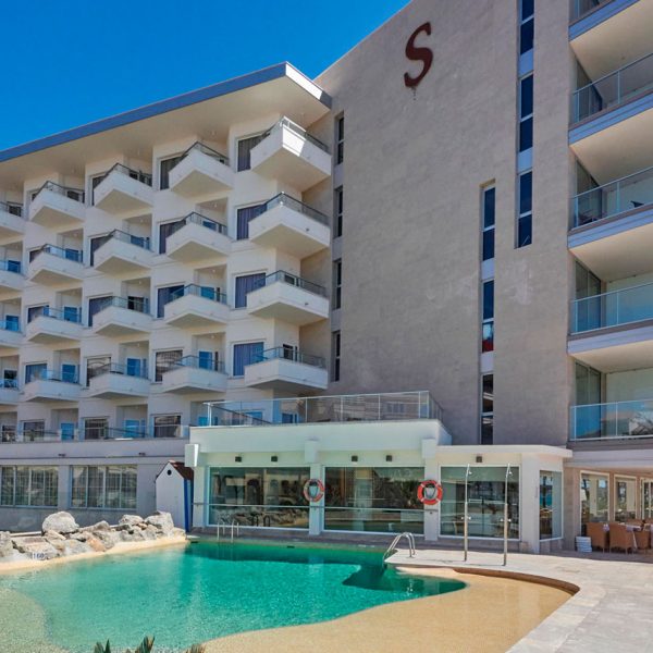 Rehabilitación integra de hotel en Mallorca por Pinturas Linares