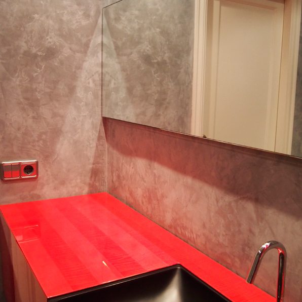 Baño de estuco gris en Mallorca