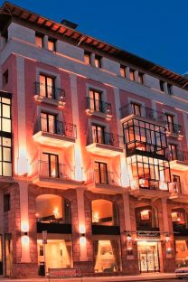 Pintura en Fachada Hotel Continental en Mallorca