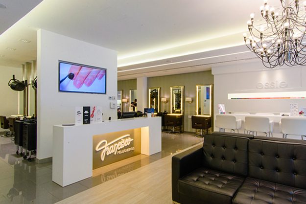 Pintores profesionales y Colocación de papel pintado en Palma