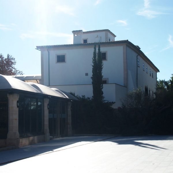 Rehabilitación de Fachada Casona por Pinturas Linares en Mallorca