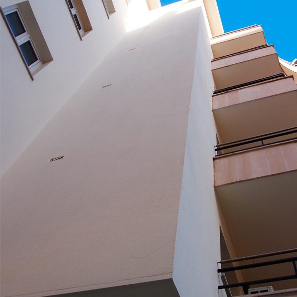 Pinturas Linares en mallorca trabajo vertical